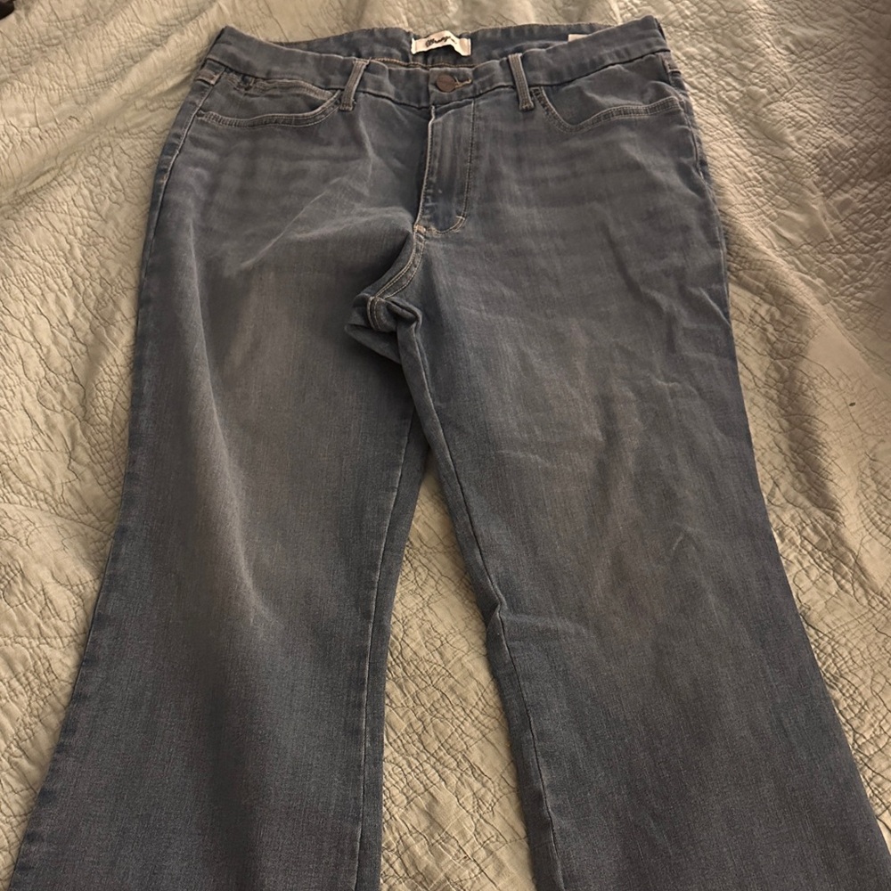 Wrangler Women's Bootcut Jeans in Faded Blue-Grey